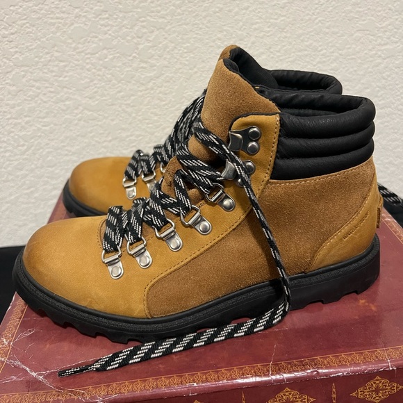 LAST CHANCE ⚫️ NWOB Sorel 6.5 Ainsley Conquest Boot ⚫️ - Picture 2 of 8